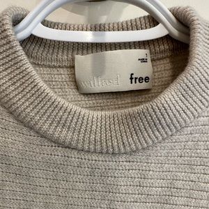 Wilfred size small crop knit